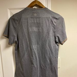 Men’s lulu lemon t shirt - size small
